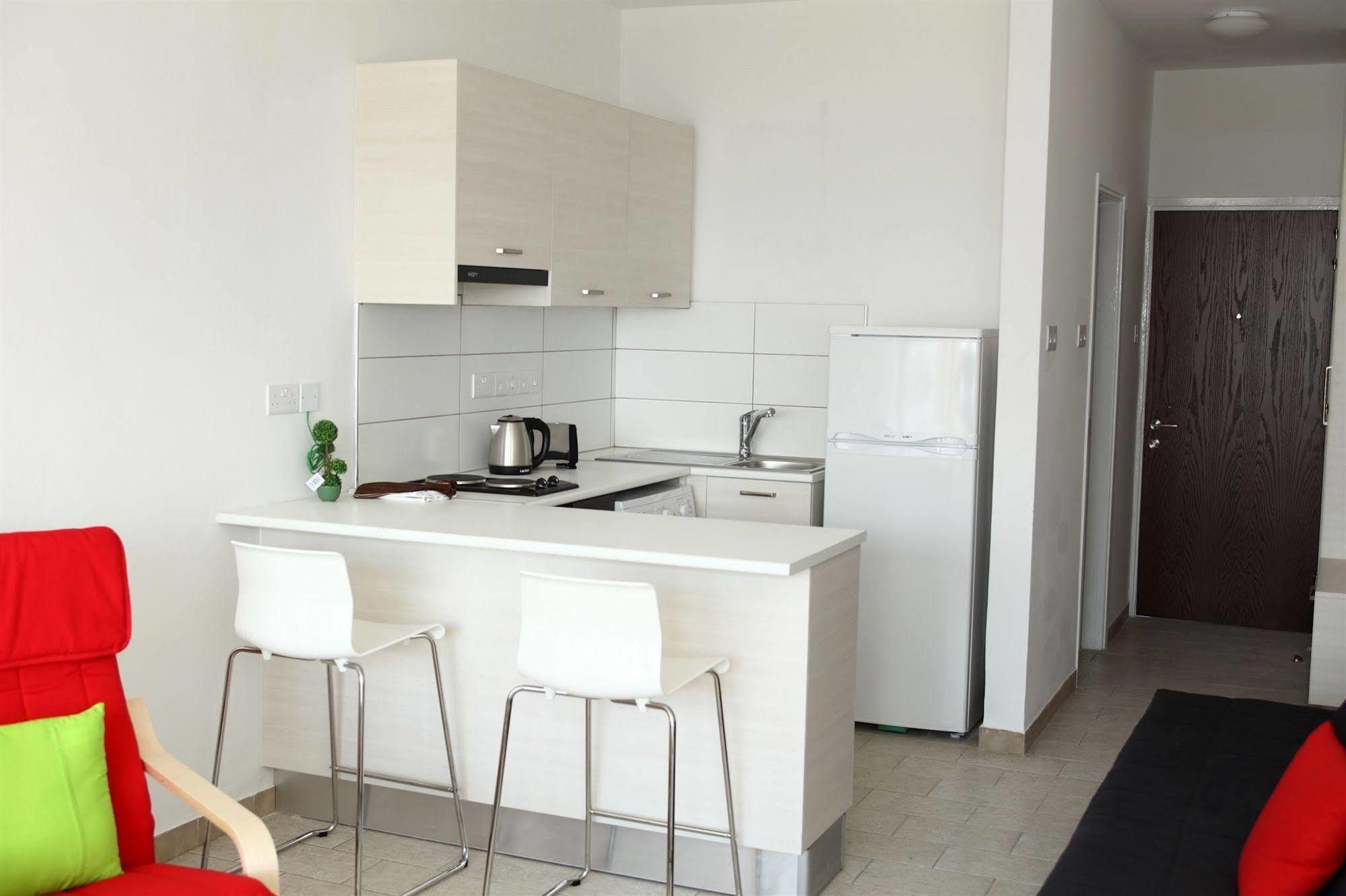 Anemos Apartments Limassol Exterior foto